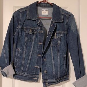 Old Navy women’s denim jacket. Excellent condition!